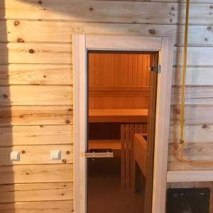 Сауна и душ в загородном доме